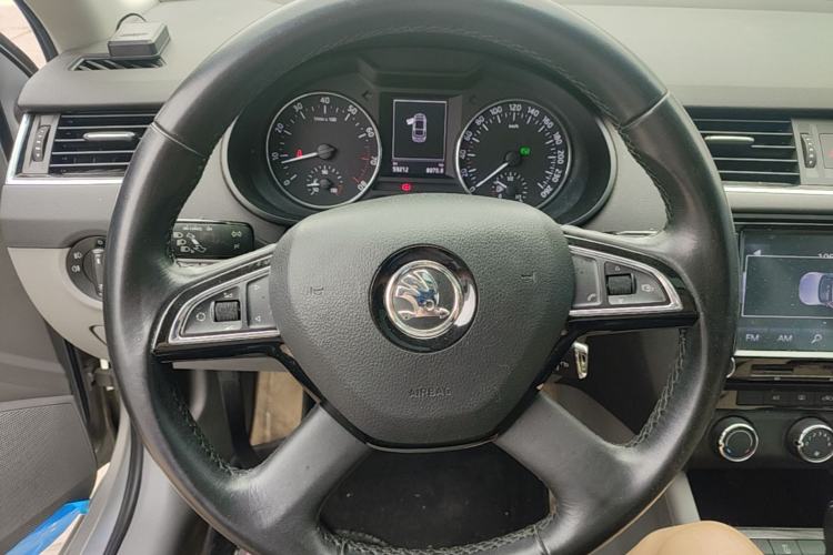 Used Skoda Octavia 2015 1.6L Automatic Yijun Edition Steering Wheel