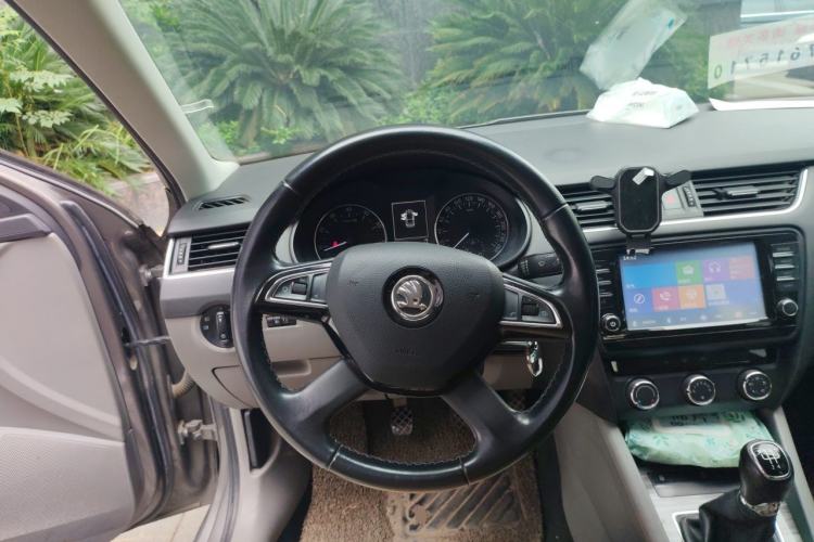 Used Skoda Octavia 2015 1.6L Manual Yijie Edition Steering Wheel