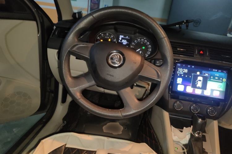 Used Skoda Octavia 2015 1.6L Automatic Yijie Edition Steering Wheel