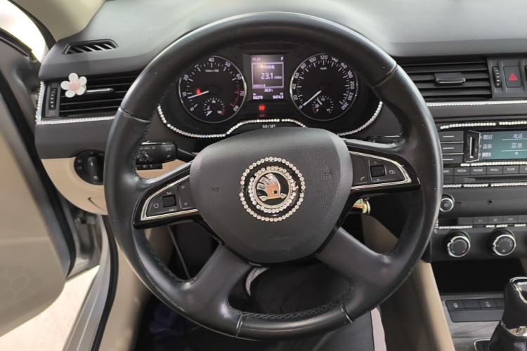 Used Skoda Octavia 2015 1.6L Automatic Yijun Edition Steering Wheel