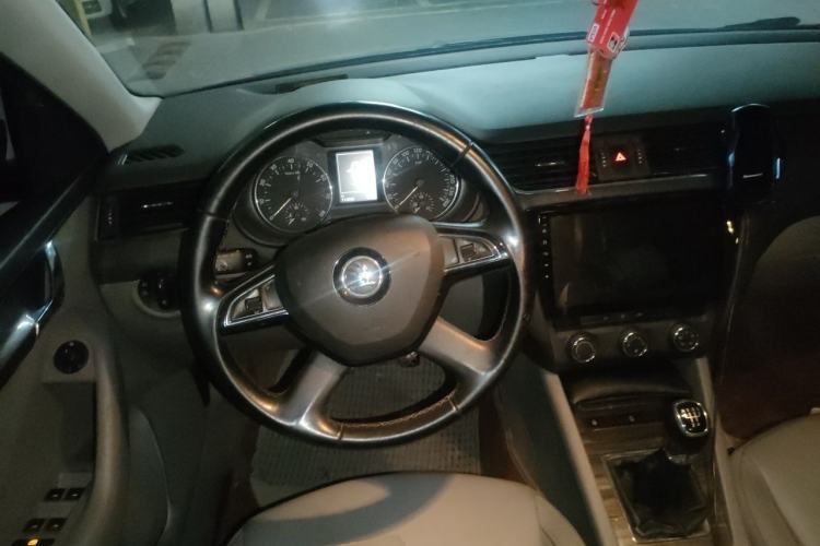 Used Skoda Octavia 2015 1.6L Manual Yijun Edition Steering Wheel