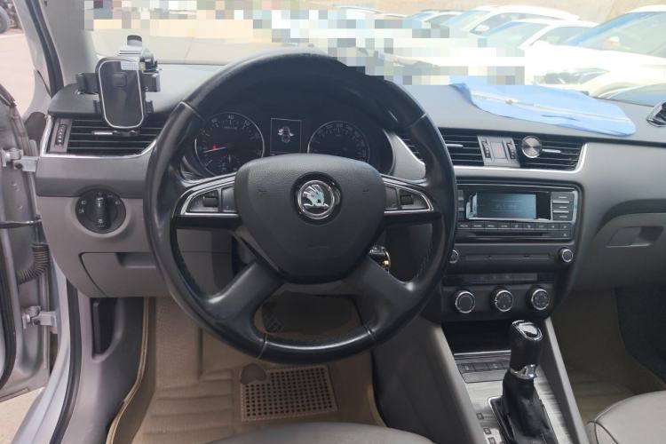 Used Skoda Octavia 2015 1.6L Automatic Yijun Edition Steering Wheel