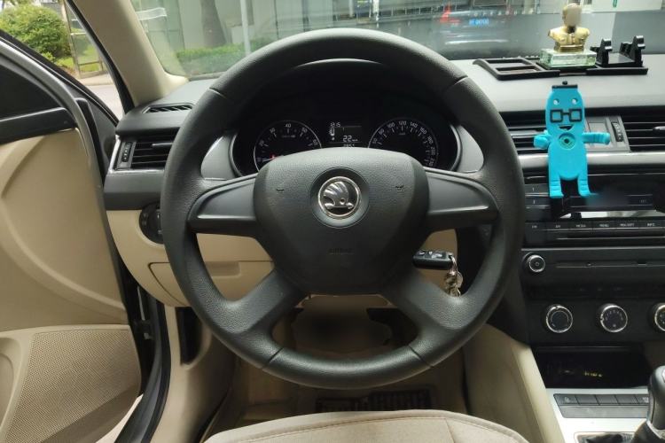 Used Skoda Octavia 2015 1.6L Manual Yijie Edition Steering Wheel