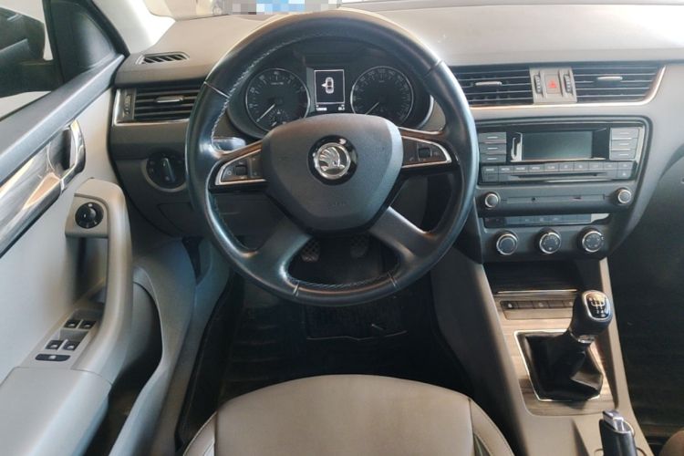 Used Skoda Octavia 2015 1.6L Manual Yijun Edition Steering Wheel