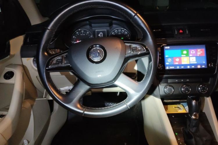 Used Skoda Octavia 2015 1.6L Automatic Yijun Edition Steering Wheel