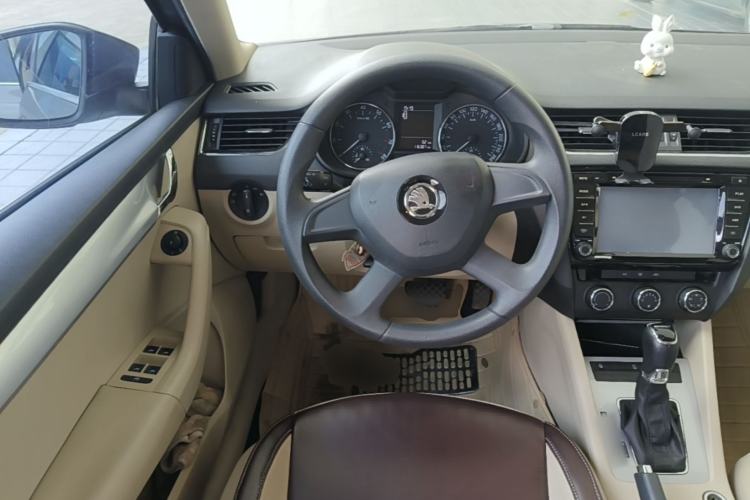 Used Skoda Octavia 2015 1.6L Automatic Yijie Edition Steering Wheel