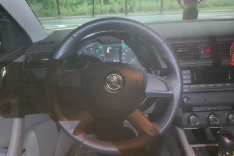 Used Skoda Octavia 2015 1.6L Automatic Yijie Edition Steering Wheel