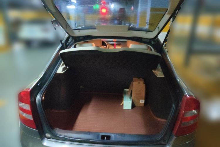 Used Skoda Octavia 2015 Classic Model 1.6L Manual Yijie Edition Trunk