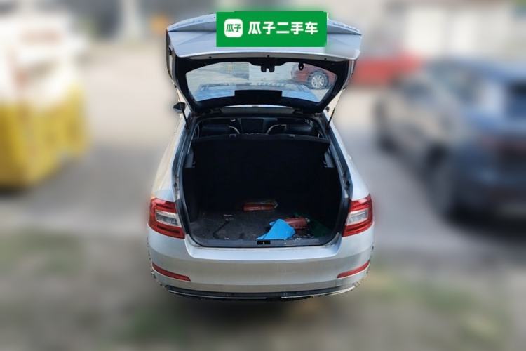 Used Skoda Octavia 2015 1.6L Manual Yijie Edition Trunk