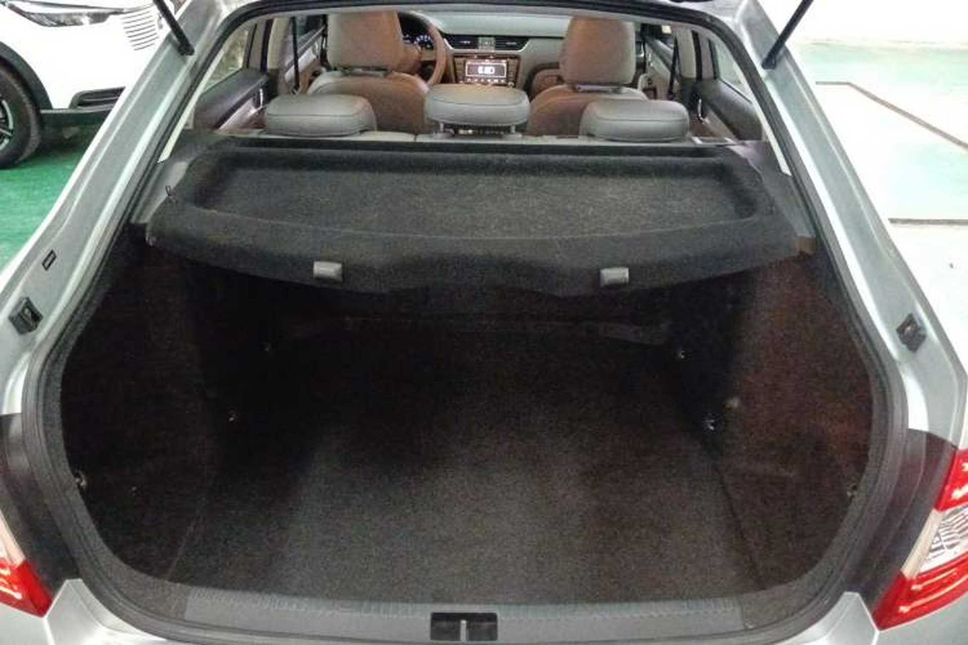 Used Skoda Octavia 2015 1.6L Automatic Yijie Edition Trunk