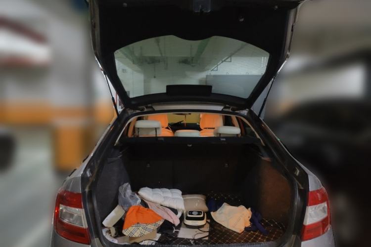 Used Skoda Octavia 2015 1.6L Automatic Yijie Edition Trunk