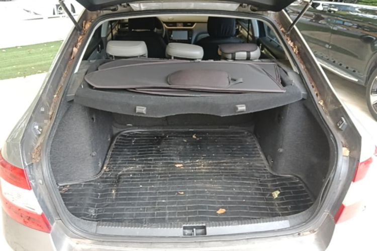 Used Skoda Octavia 2015 1.6L Automatic Yijie Edition Trunk