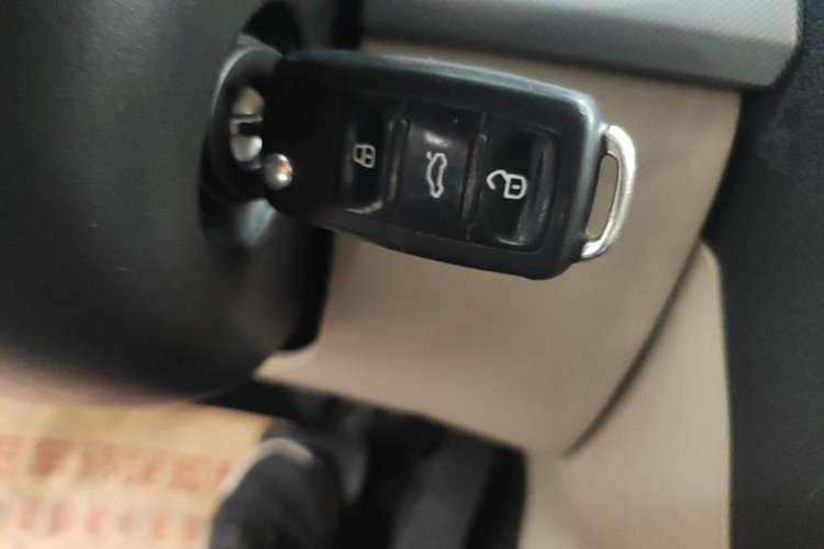 Used Skoda Octavia 2015 Classic Model 1.6L Automatic Yijie Version Vehicle Key