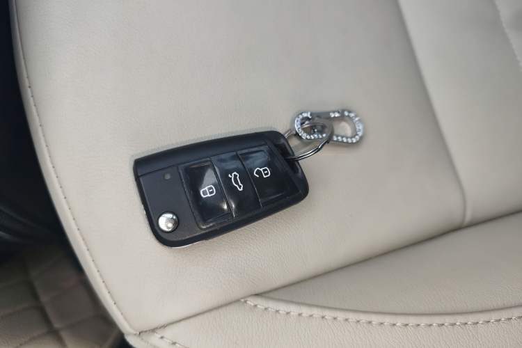 Used Skoda Octavia 2015 1.6L Automatic Yijun Edition Vehicle Key