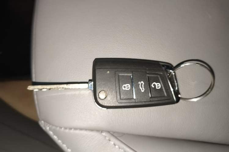 Used Skoda Octavia 2015 1.6L Automatic Yijun Edition Vehicle Key