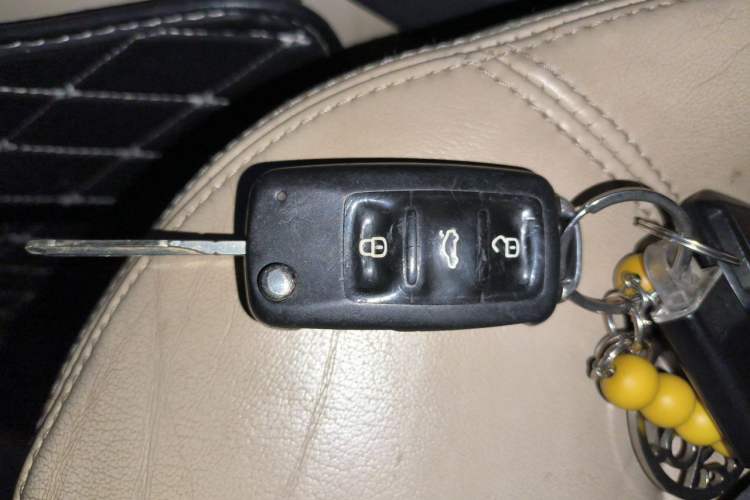 Used Skoda Octavia 2015 Classic Model 1.6L Automatic Yijie Version Vehicle Key