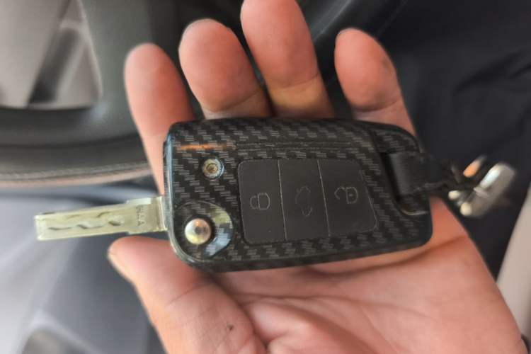 Used Skoda Octavia 2015 1.6L Manual Eado Edition Vehicle Key