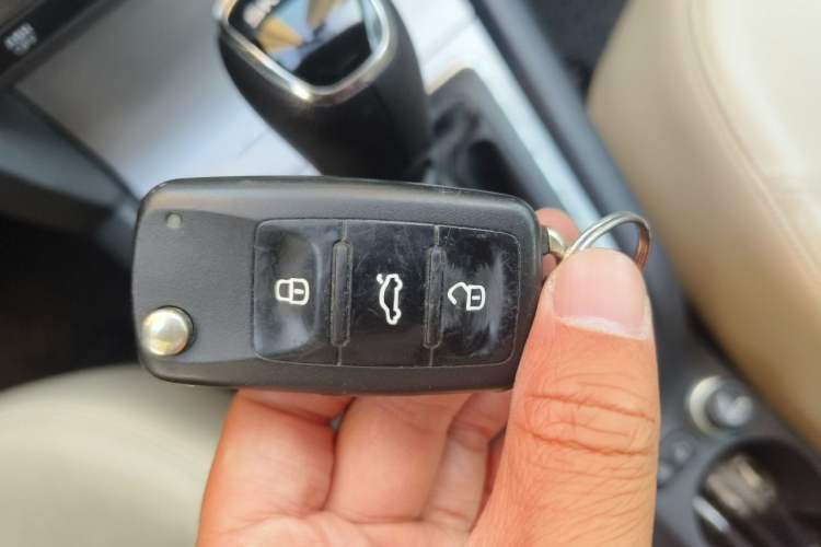 Used Skoda Octavia 2015 Classic Model 1.6L Automatic Yijie Version Vehicle Key