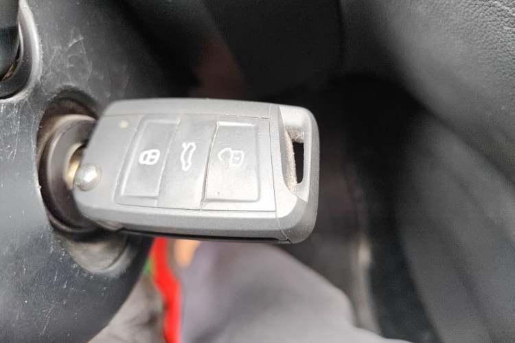 Used Skoda Octavia 2015 1.6L Manual Yijie Edition Vehicle Key