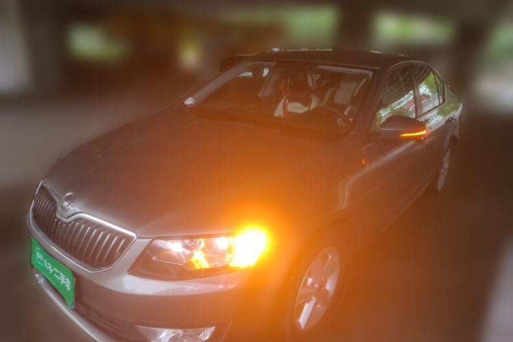 Used Skoda Octavia 2015 1.6L Automatic Yijie Edition Guazi used car, China used car export, Used car for sale, Used cars, Cheapest cars for sale