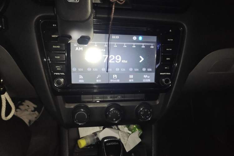 Used Skoda Octavia 2015 1.6L Automatic Eado Edition Audio And AC Panel