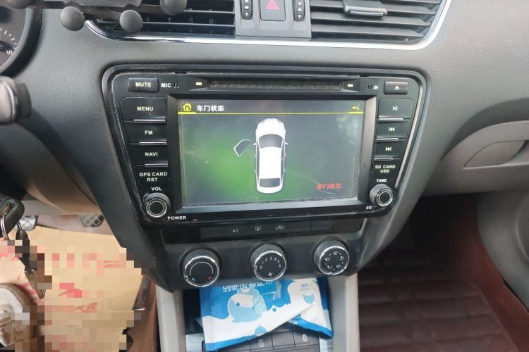 Used Skoda Octavia 2015 1.6L Manual Yijun Edition Audio And AC Panel