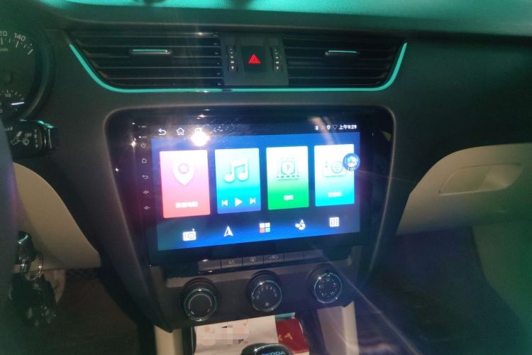 Used Skoda Octavia 2015 1.6L Automatic Yijie Edition Audio And AC Panel