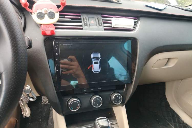 Used Skoda Octavia 2015 1.6L Automatic Yijun Edition Audio And AC Panel