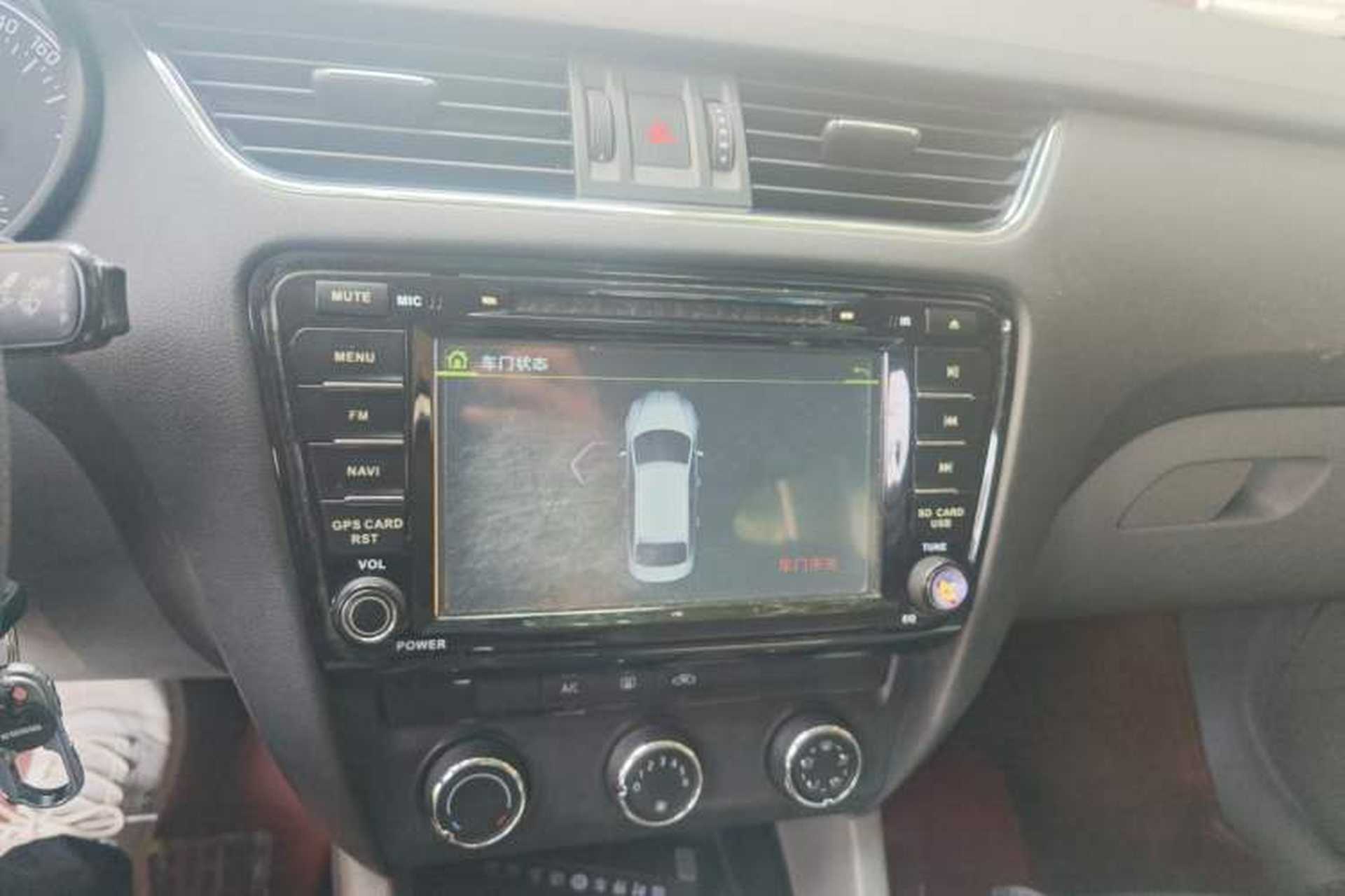 Used Skoda Octavia 2015 1.6L Automatic Yijie Edition Audio And AC Panel