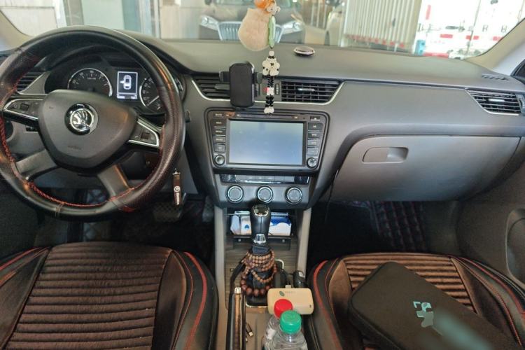 Used Skoda Octavia 2015 1.6L Automatic Yijun Edition Center Console