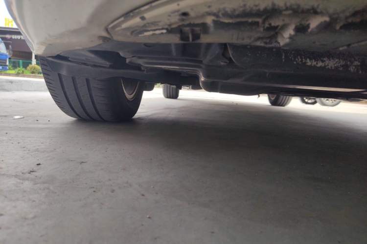 Used Skoda Octavia 2015 1.6L Automatic Yijun Edition Chassis Front Right