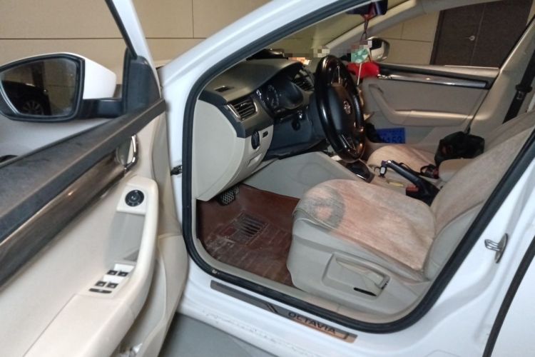 Used Skoda Octavia 2015 1.4TSI DSG Yijun Edition Driver Seat