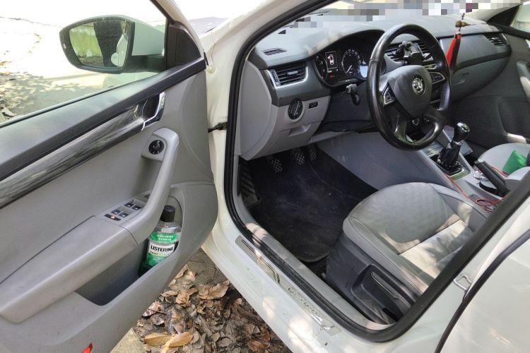 Used Skoda Octavia 2015 1.6L Manual Yijun Edition Driver Seat