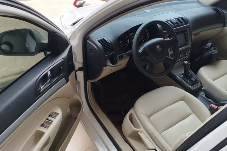 Used Skoda Octavia 2015 Classic Model 1.6L Automatic Yijie Version Driver Seat
