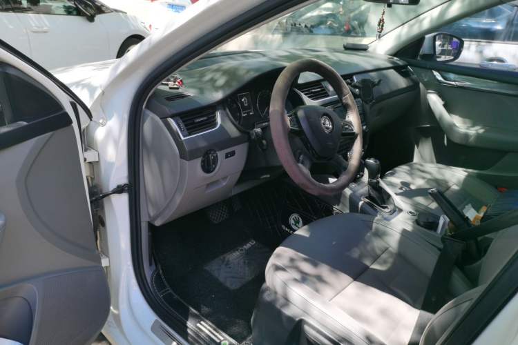 Used Skoda Octavia 2015 1.4TSI DSG Yijun Edition Driver Seat