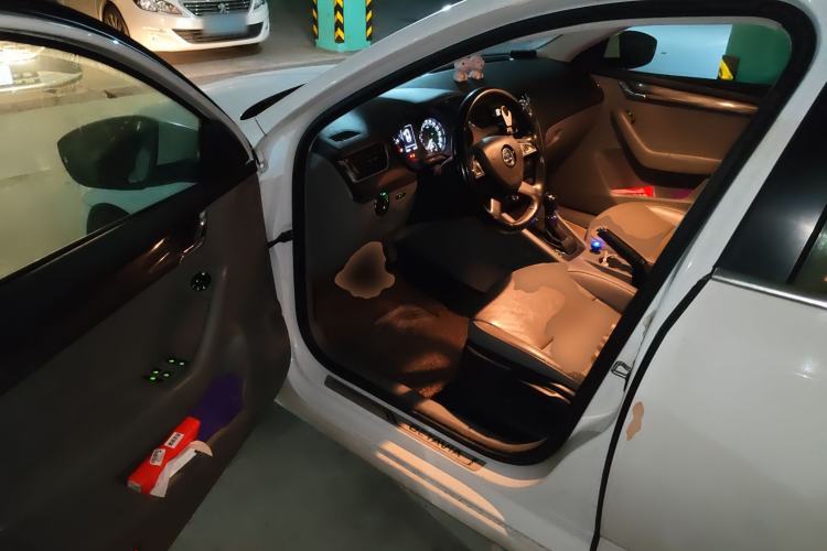Used Skoda Octavia 2015 1.6L Automatic Yijun Edition Driver Seat