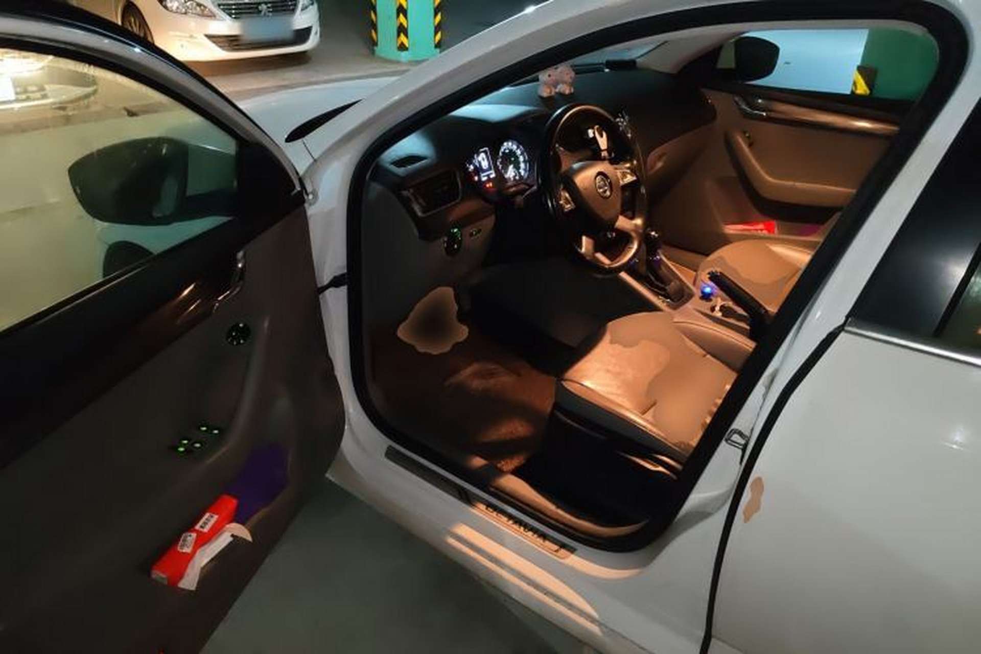Used Skoda Octavia 2015 1.6L Automatic Yijun Edition Driver Seat