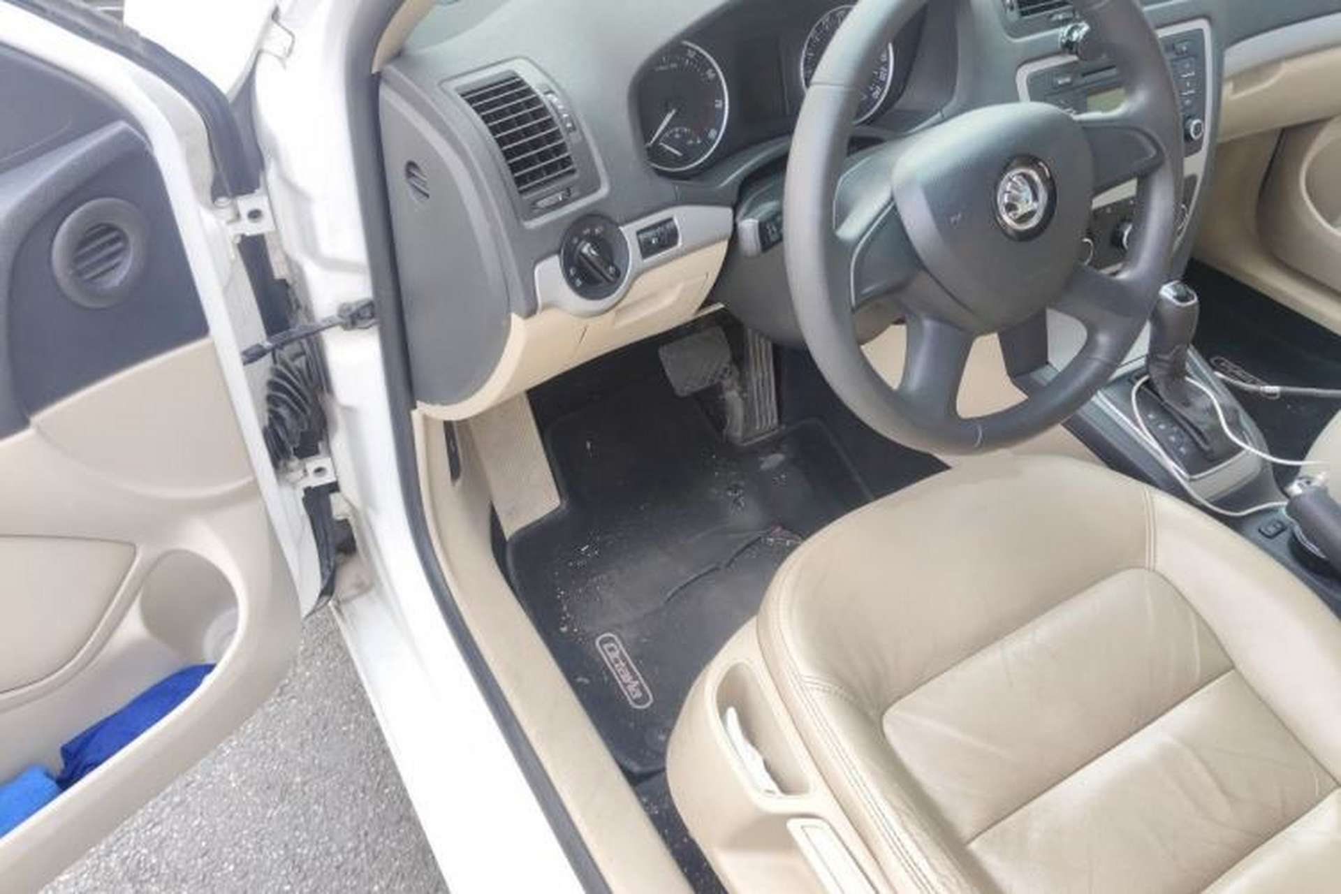 Used Skoda Octavia 2015 Classic Model 1.6L Automatic Yijie Version Driver Seat