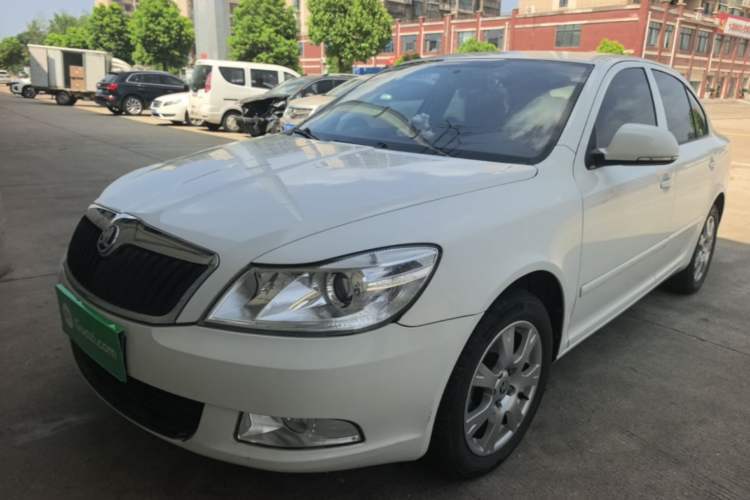 Used Skoda Octavia 2015 Classic Model 1.6L Automatic Yijie Version Guazi used car, China used car export, Used car for sale, Used cars, Cheapest cars for sale