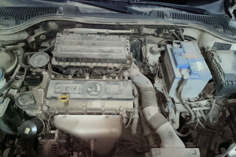 Used Skoda Octavia 2015 Classic Model 1.6L Automatic Elegance Edition Engine Bay