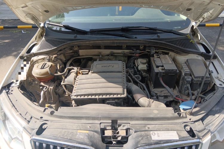 Used Skoda Octavia 2015 1.6L Automatic Yijie Edition Engine Bay