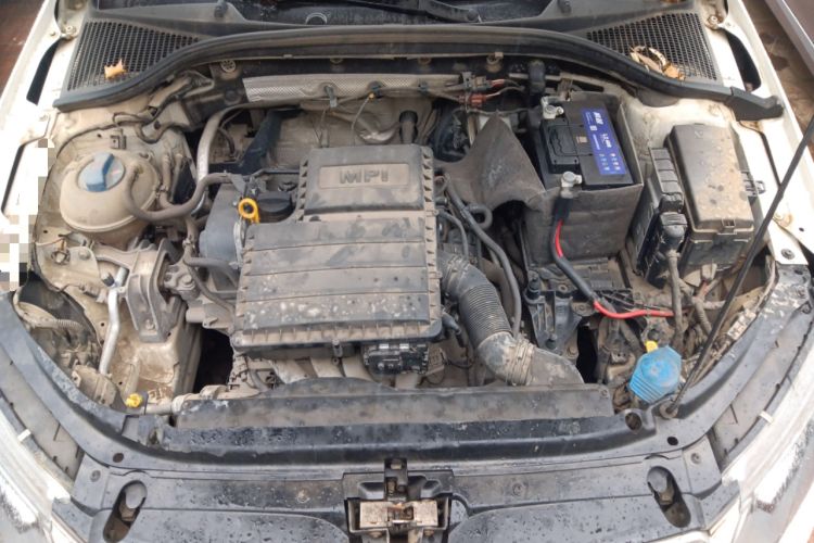 Used Skoda Octavia 2015 1.6L Automatic Yijun Edition Engine Bay