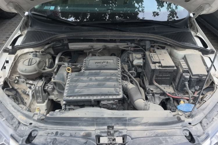 Used Skoda Octavia 2015 1.6L Automatic Yijun Edition Engine Bay