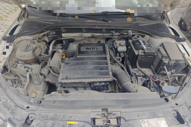 Used Skoda Octavia 2015 1.6L Automatic Yijie Edition Engine Bay
