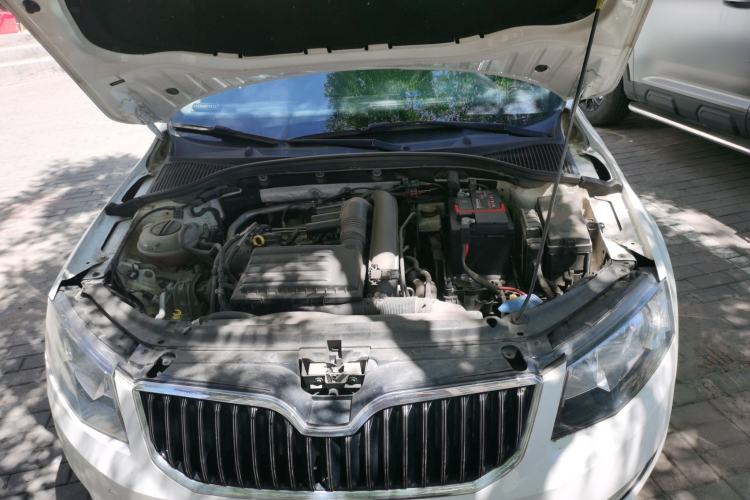 Used Skoda Octavia 2015 1.4TSI DSG Yijun Edition Engine Bay