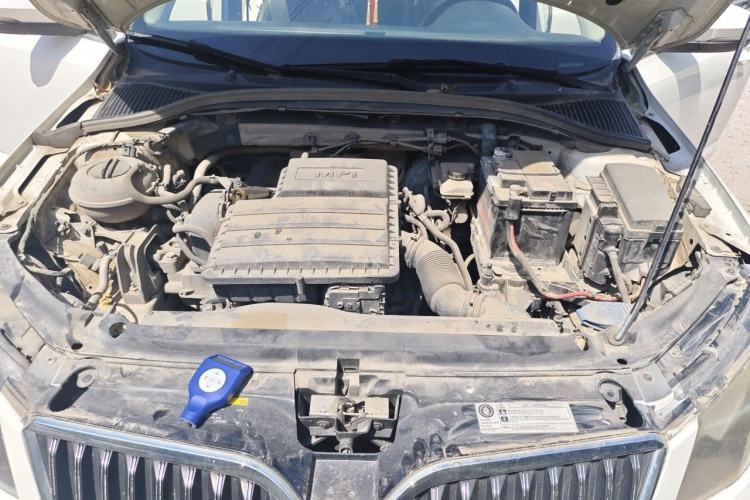 Used Skoda Octavia 2015 1.6L Manual Yijun Edition Engine Bay
