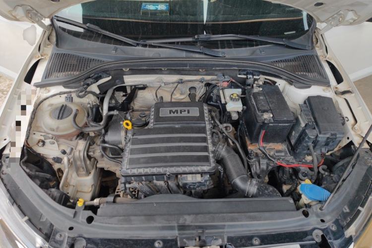 Used Skoda Octavia 2015 1.6L Automatic Yijie Edition Engine Bay