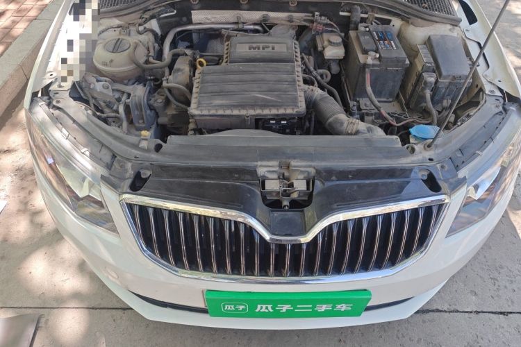 Used Skoda Octavia 2015 1.6L Manual Yijie Edition Engine Bay