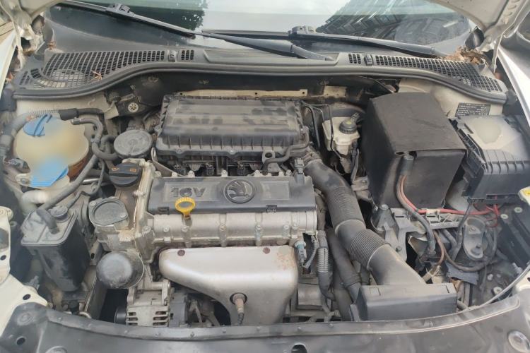 Used Skoda Octavia 2015 Classic Model 1.6L Automatic Yijie Version Engine Bay