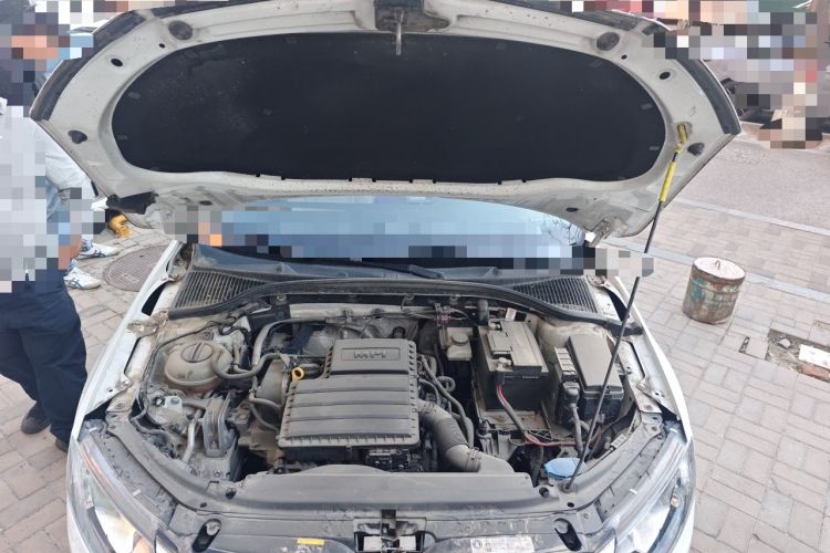 Used Skoda Octavia 2015 1.6L Manual Yijun Edition Engine Bay